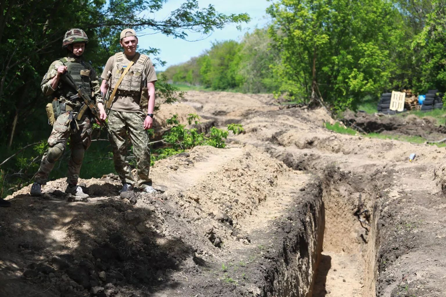 С начала марта на подступах к Запорожью начали строить несколько линий обороны. Фото: inform.zp.ua