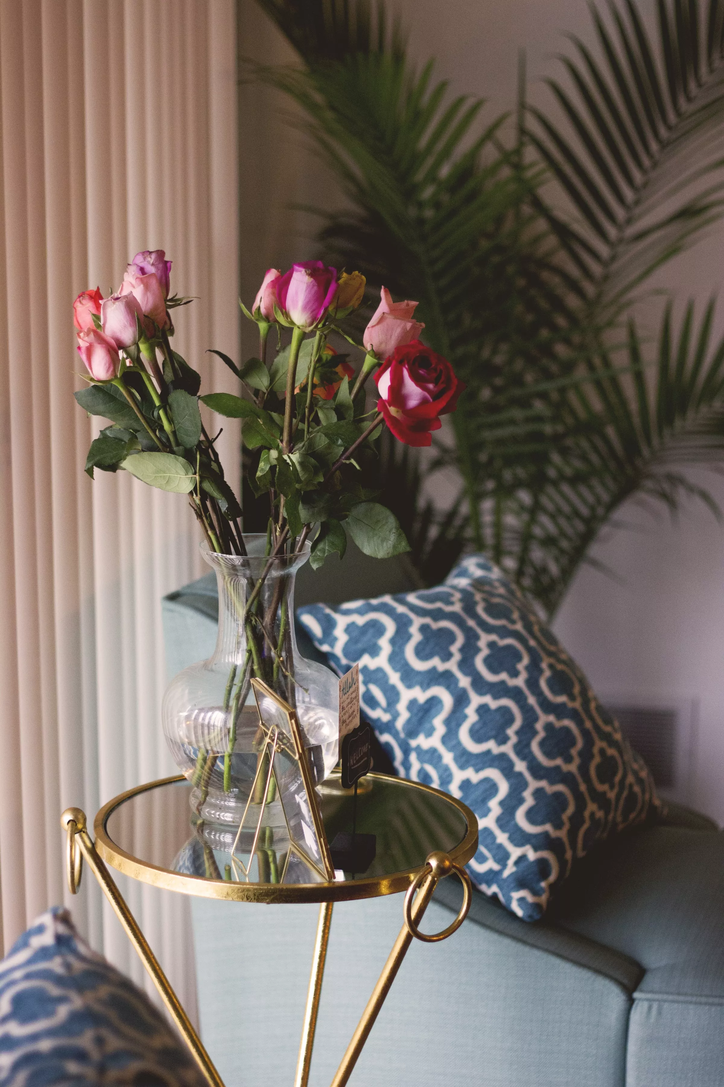 Розы не любят присутствия в вазе других цветов / Фото: unsplash