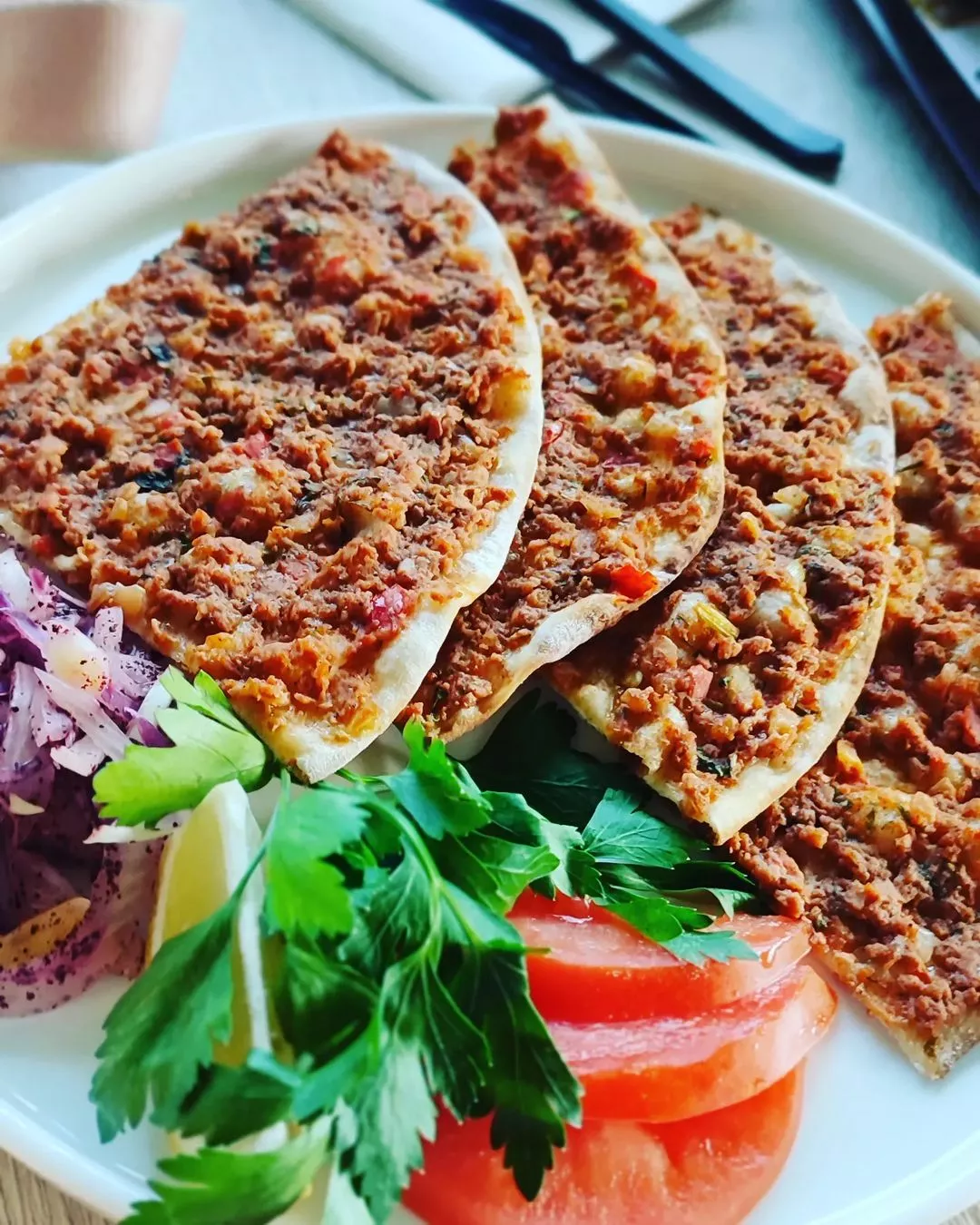Лахмаджун, рецепт турецкого фастфуда