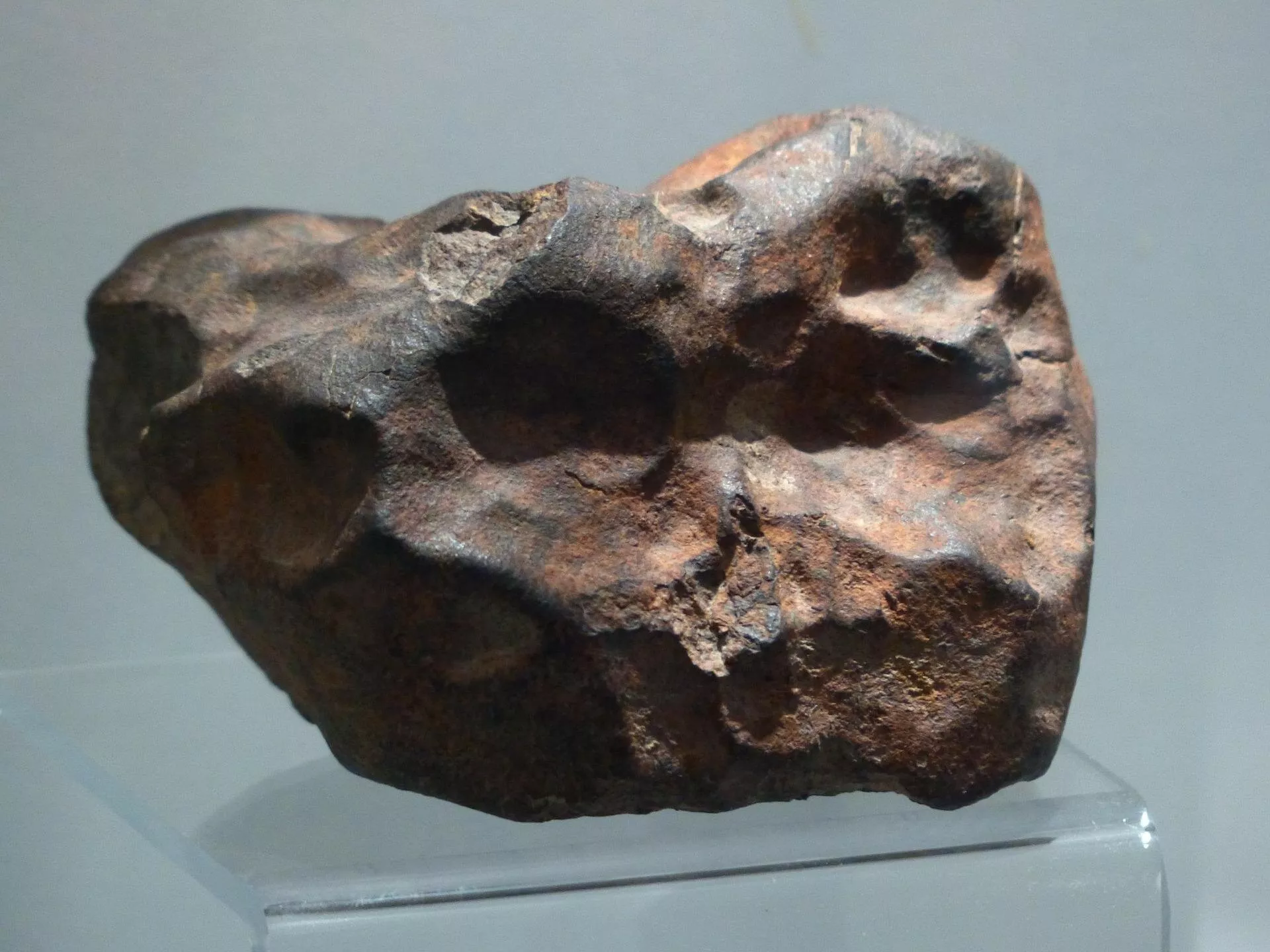 Метеорит Шасиньи, упавший на Землю на северо-востоке Франции в 1815 году, является редким и необычным