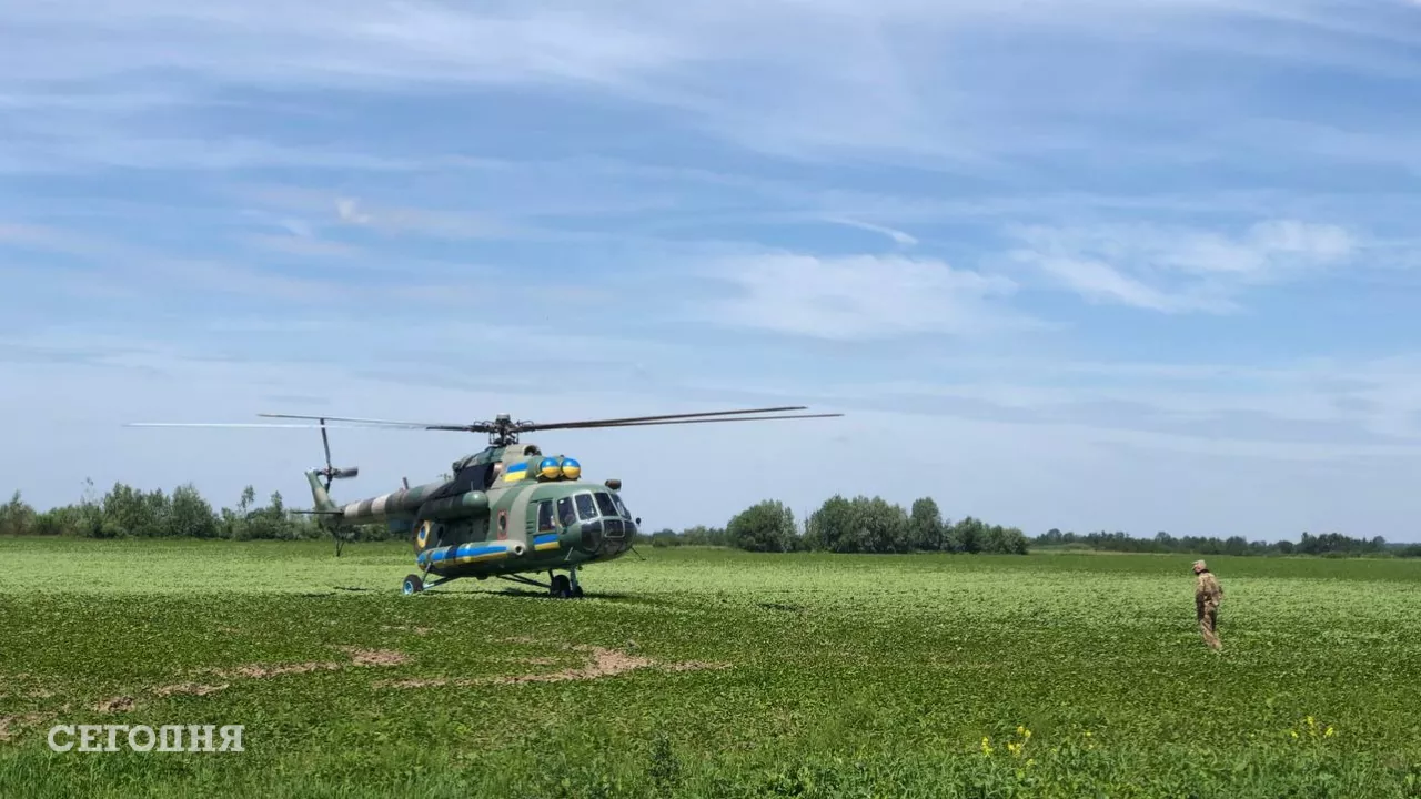 Вертолет, на котором эвакуировали бойцов "Азовстали". Фото: Оксана Лабойко, "Украина 24"