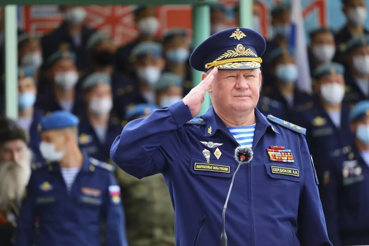 Генерала Андрея Сердюкова Кремль назначил виновным в массовой гибели российской десантуры на полях Украины