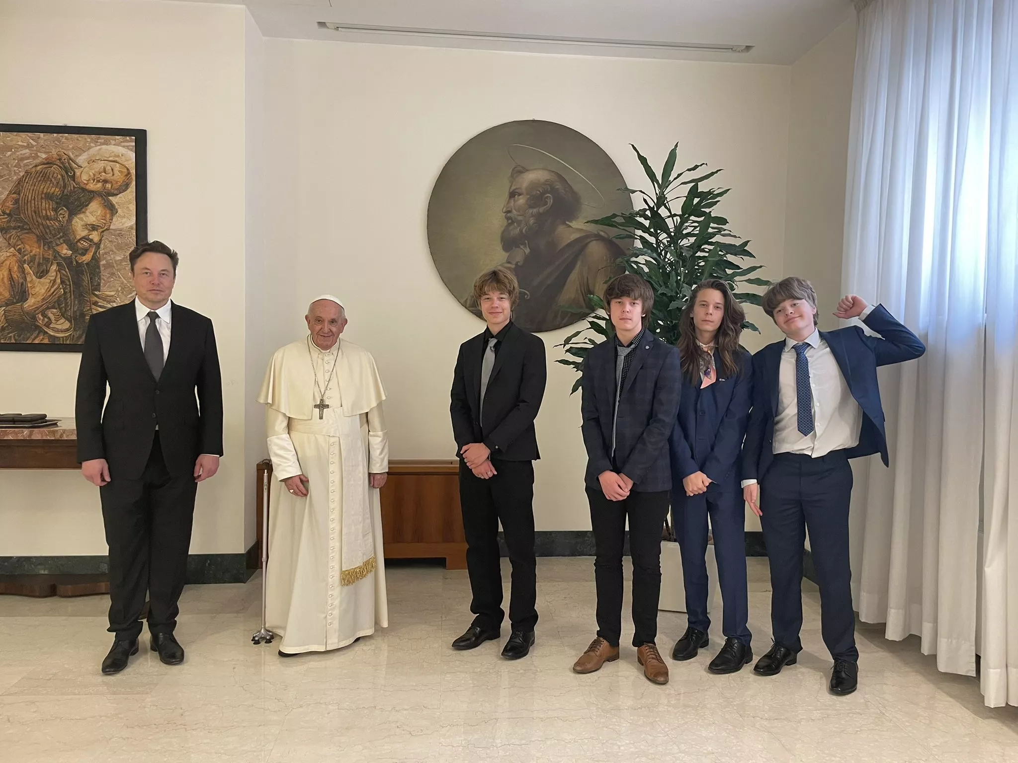 Илон Маск с сыновья встретился с Папой Франциском