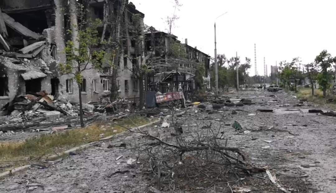 Оккупанты уничтожают Лисичанск. Фото: Сергей Гайдай