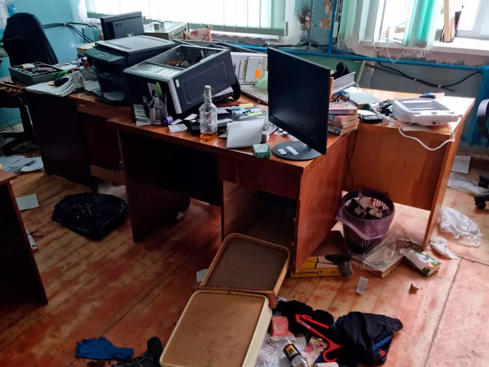 Одни и те же офисные помещения оккупанты грабили по несколько раз. Фото: ДАУЗВ