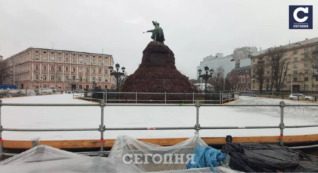 Каток будет вокруг памятника Богдану Хмельницкого 