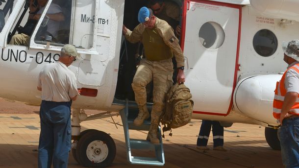 В настоящее время вертолеты ООН оказывают помощь в эвакуации раненых. Фото: AFP