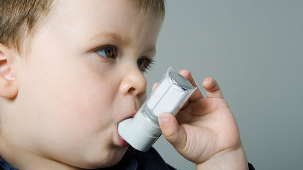Бронхиальная астма у детей. Фото: bu.edu