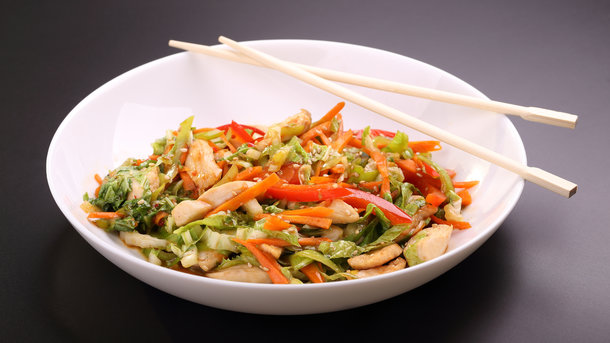 Китайский салат из курицы Фото: Getty