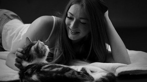 У женщин и кошек более тесная связь. Фото: pixabay