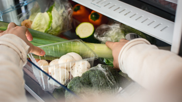 Хранить продукты нужно в холодильнике