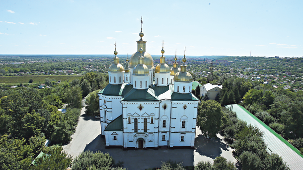 Полтавский Крестовоздвиженский монастырь. Основан в 1650 году как мужской, а в 1942-м стал женским