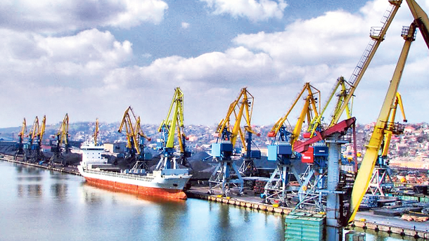 Мариуполь. Крупнейший порт на Азове страдает от блокады моря российским флотом