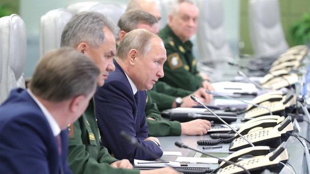 Путин наблюдает за пуском ракеты комплекса 