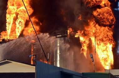 Пожар на нефтебазе "БРСМ-Нафта". Фото: AFP