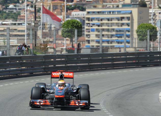 Льюис Хэмилтон на трассе Гран-при Монако