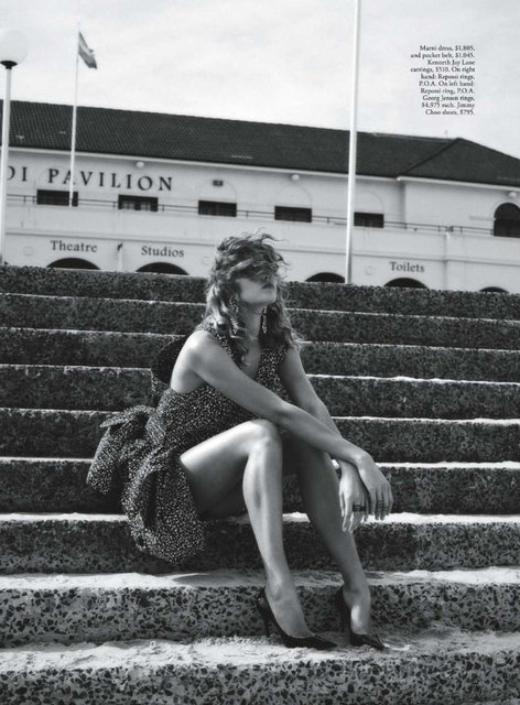 Карли Клосс снялась в каверстори австралийского Vogue