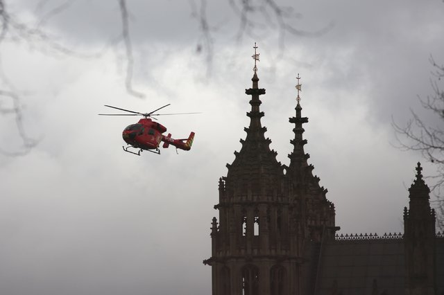 Возле британского парламента обстреляли людей. Фото: AFP