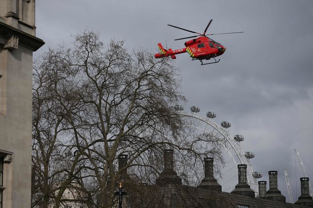 Возле британского парламента обстреляли людей. Фото: AFP