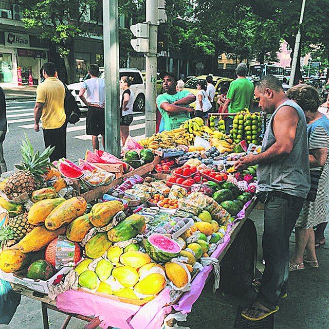 Фруктовый рай. Бразильский рынок с экзотическими плодами. Фото из архива В. Шульц