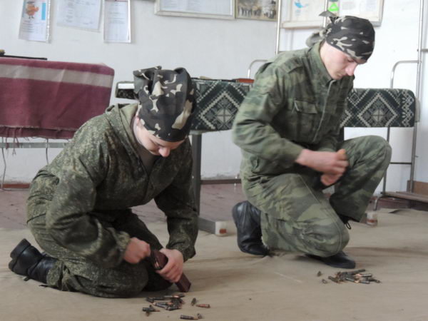 Подростков учат войне. Фото: mondnr.ru
