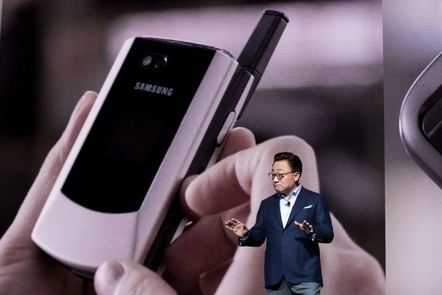 Samsung официально представил смартфон Galaxy S8, фото AFP