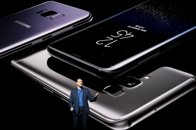 <p>Samsung офіційно представив смартфон Galaxy S8, фото AFP</p>