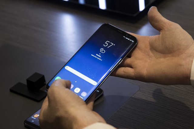 <p>Samsung офіційно представив смартфон Galaxy S8, фото AFP</p>