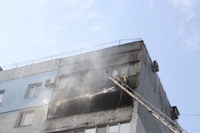 Загорелась квартира на 8 этаже. Фото: ГСЧС