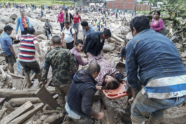 По меньшей мере, 300 человек получили ранения. Фото: AFP, соцсети