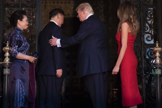 <p>Меланія Трамп в Valentino. Фото: AFP</p>