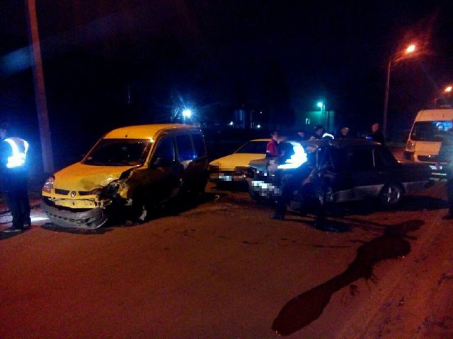 В Харькове столкнулись четыре авто. Фото: соцсети