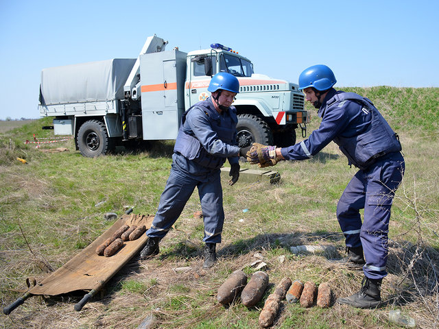 На острове Березань нашли более 200 боеприпасов. Фото: ГСЧС