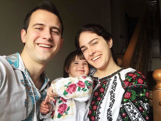 Маша Собко с мужем Артемом и дочерью Маленой