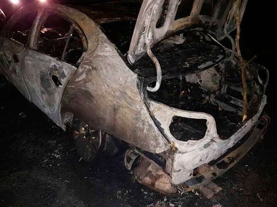<p>Машина згоріла вщент. Фото: rv.npu.gov.ua</p>