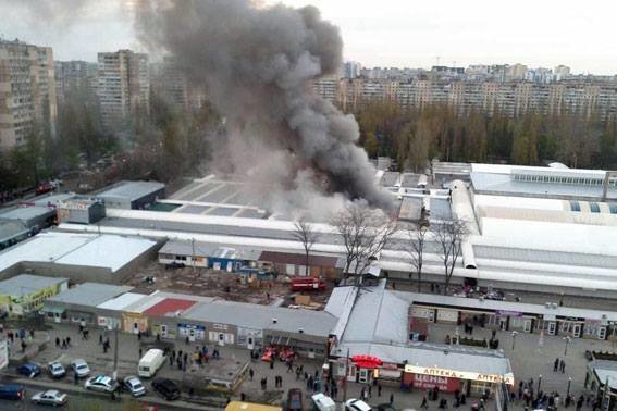 В Одессе горел рынок. Фото: полиция