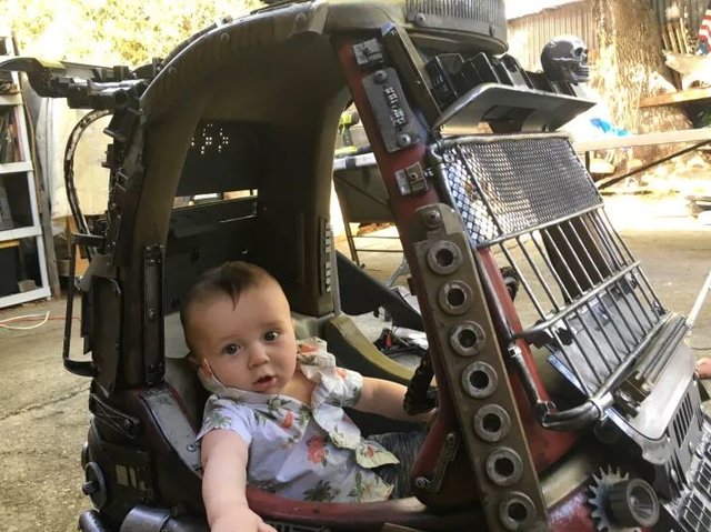 Основой для творений Пфаффа стали машинки Cozy Coupe его двухлетней дочери Джуниор и пятимесячного сына Бенджи. Фото: buzzfeed.com