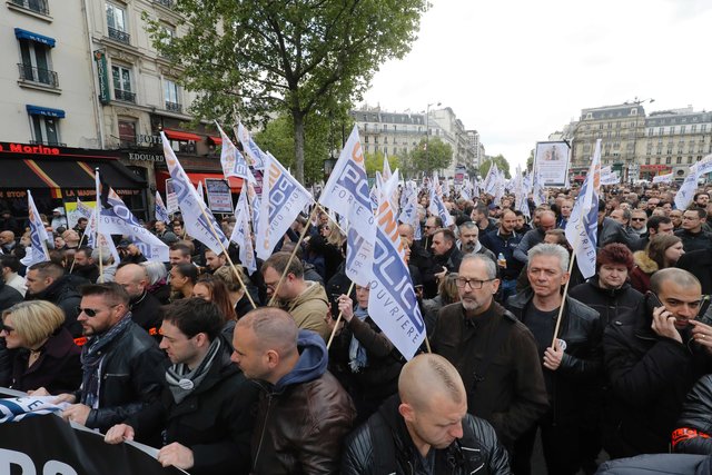 <p>У Парижі поліцейські вийшли на "марш гніву", фото AFP</p>