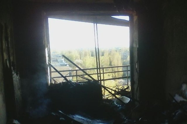В Харькове горела многоэтажка. Фото: ГСЧС