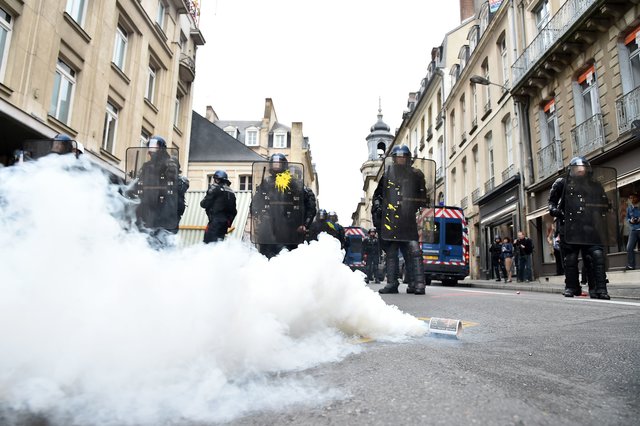 <p>Франція, Париж, протест проти Ле Пен і Маркона. Фото: AFP</p>