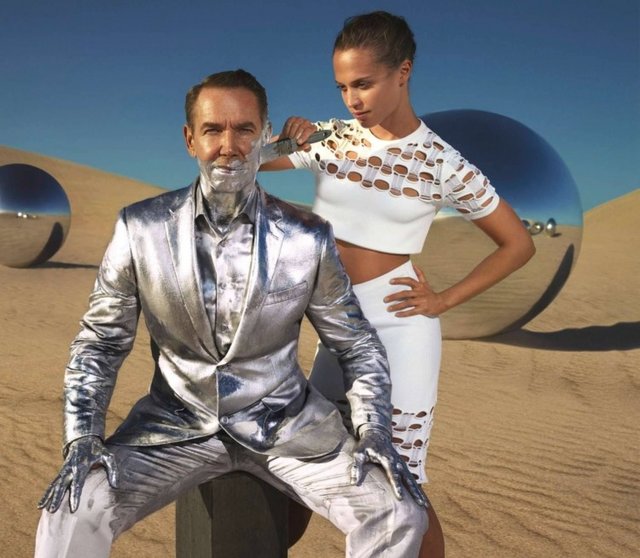 Алисия Викандер с художником Джеффом Кунсом в кампейне Louis Vuitton