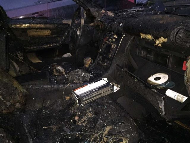 <p>У двох пожежах згоріли гараж і авто. Фото: facebook.com/MNSKyiv</p>