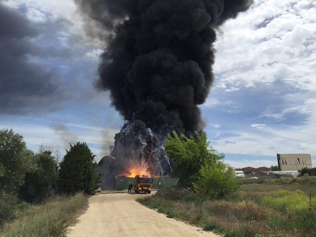 В пригороде Мадрида произошел взрыв на химзаводе, фото AFP