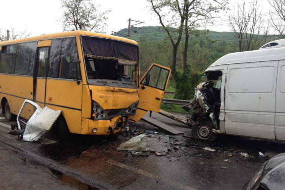 <p>На місці аварії. Фото: zk.npu.gov.ua</p>