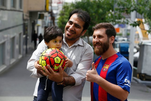 Реза Парастеш из Ирана – двойник Лео Месси. Фото AFP