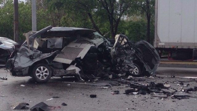 Оба авто превратились в груду металла. Фото: informator.dp.ua