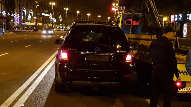 Mercedes переехал бомжа-нарушителя | Фото: Влад Антонов