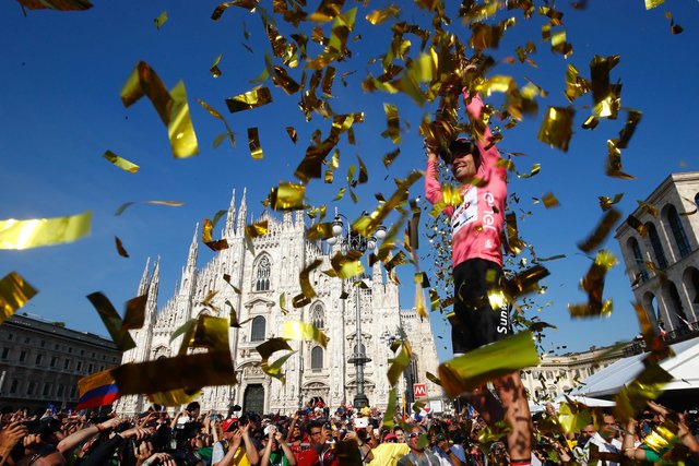 <p>Том Дюмулен виграв "Джиро". Фото AFP</p>