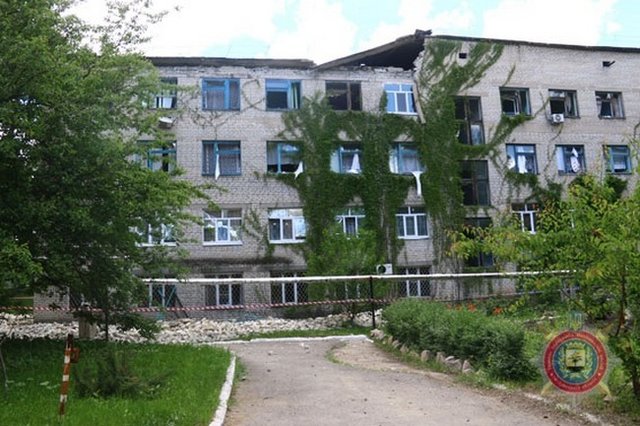 Последствия обстрела Красногоровки. Фото: полиция
