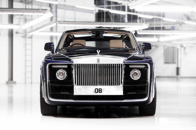 <p>Rolls-Royce представила Rolls-Royce Sweptail</p>